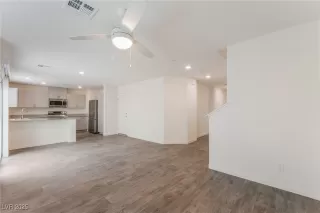 Photo #6: 2715844 Listing