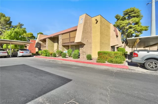 MLS: 2715845 Condo For Sale