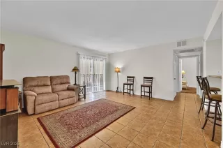 Photo #2: 2715845 Listing 