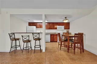 Photo #5: 2715845 Listing 