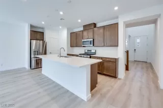 Photo #5: 2715852 Listing 