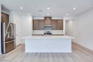 Photo #6: 2715852 Listing 