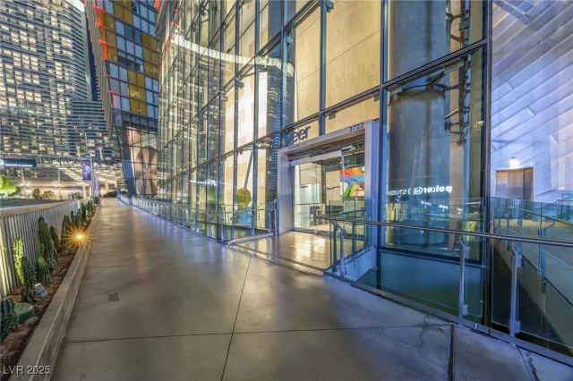 MLS: 2715866 Condo For Sale