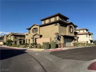 Photo #2: 2715872 Listing 