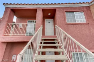 Photo #1: 2715889 Listing