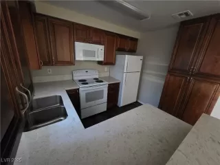 Photo #3: 2715890 Listing 