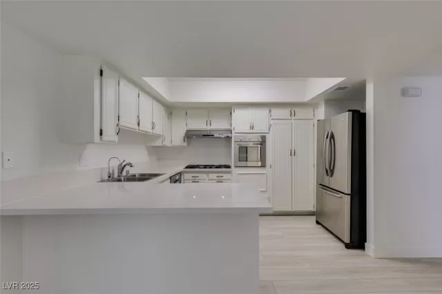 MLS: 2715891 Condo For Sale