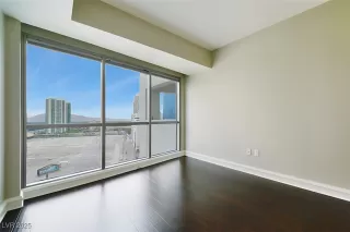 Photo #3: 2715899 Listing