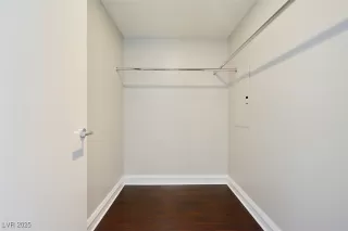 Photo #4: 2715899 Listing