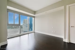 Photo #6: 2715899 Listing