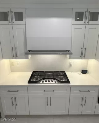 Photo #4: 2715903 Listing