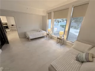 Photo #6: 2715903 Listing