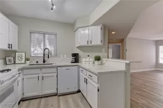 Photo #6: 2715909 Listing 