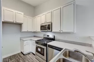 Photo #6: 2715936 Listing
