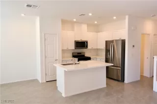 Photo #2: 2715939 Listing 