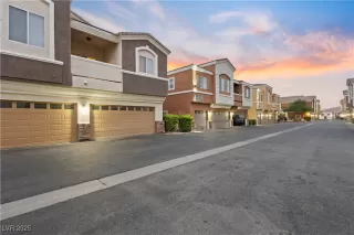 Photo #1: 2715946 Listing