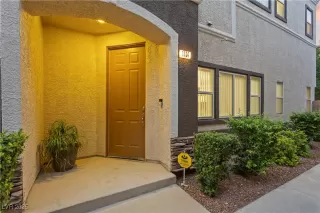 Photo #2: 2715946 Listing