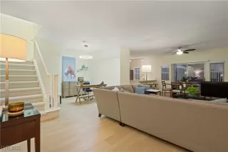 Photo #3: 2715946 Listing