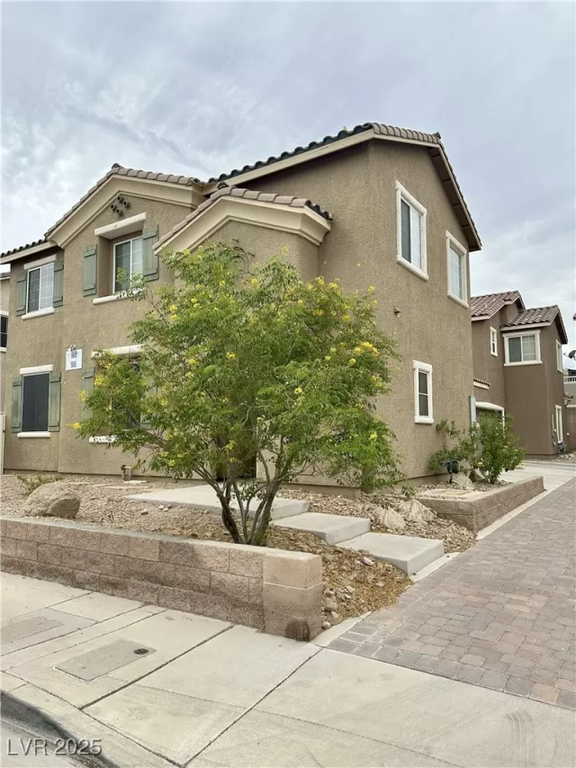 MLS: 2715947 Condo For Sale