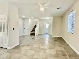 Photo #3: 2715947 Listing