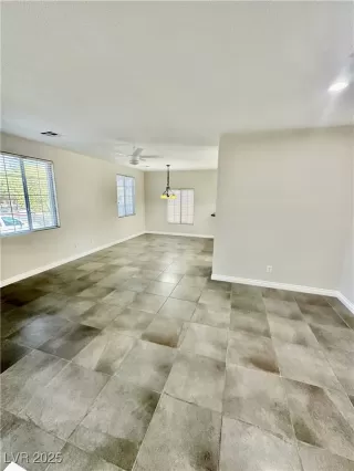 Photo #6: 2715947 Listing