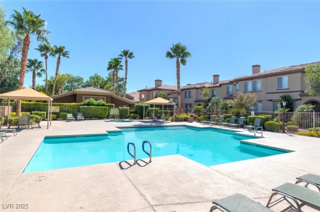 MLS: 2715951 Condo For Sale