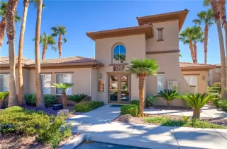 Photo #2: 2715951 Listing