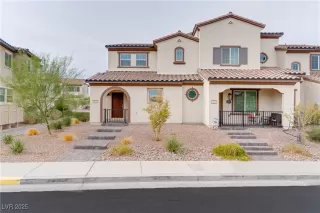 Photo #1: 2716000 Listing 