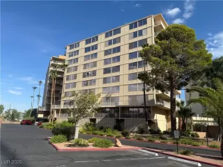 Photo #1: 2716001 Listing