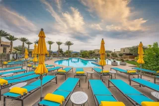 Photo #1: 2716004 Listing 