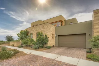 Photo #4: 2716004 Listing 