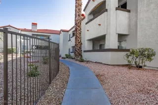 Photo #1: 2716007 Listing 