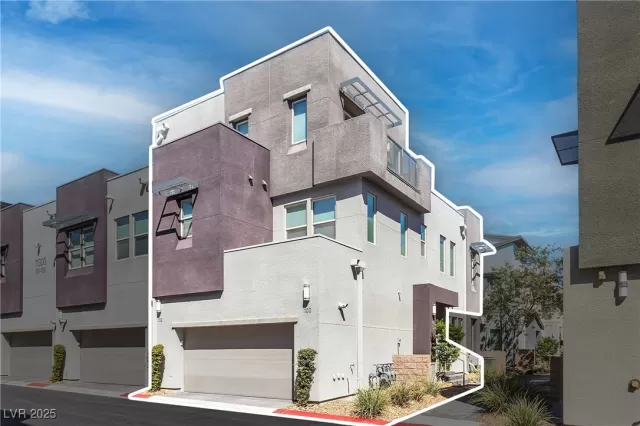 MLS: 2716020 Condo For Sale
