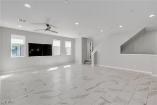 Photo #6: 2716020 Listing 
