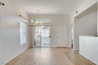 Photo #4: 2716022 Listing 