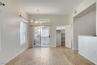 Photo #5: 2716022 Listing 