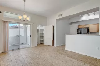 Photo #6: 2716022 Listing 