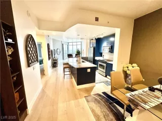 Photo #1: 2716025 Listing