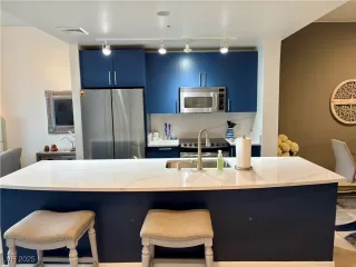 Photo #4: 2716025 Listing