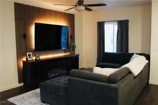 Photo #1: 2716050 Listing