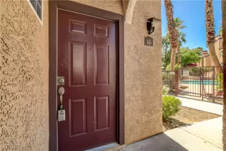 Photo #6: 2716056 Listing 