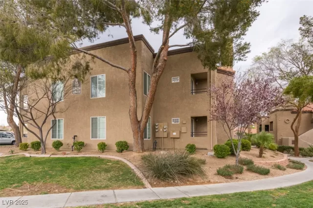 MLS: 2716079 Condo For Sale