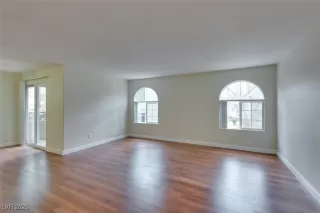 Photo #4: 2716079 Listing 