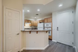 Photo #4: 2716082 Listing