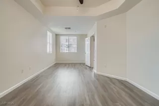 Photo #5: 2716082 Listing