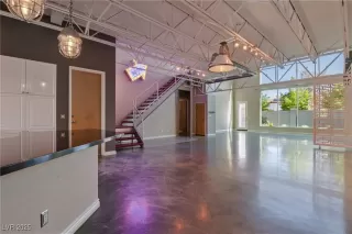 Photo #6: 2716083 Listing 