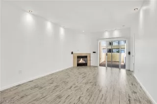 Photo #3: 2716100 Listing