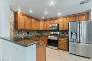 Photo #4: 2716104 Listing 