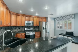 Photo #5: 2716104 Listing 