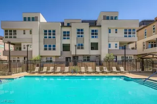 Photo #1: 2716112 Listing
